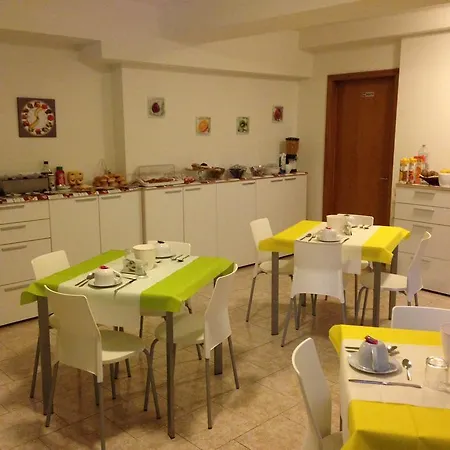 Bonomelli Oda ve Kahvaltı 2*